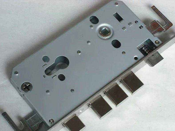 新建24小时上门开锁公司