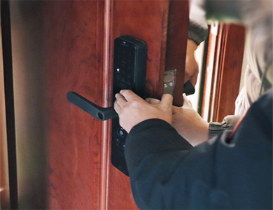 新建24小时上门开锁公司